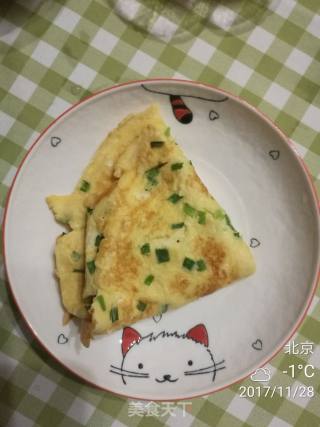 快手早餐韭菜鸡蛋饼的做法步骤：2