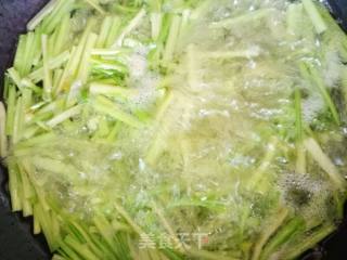 豆干拌香芹的做法步骤：3