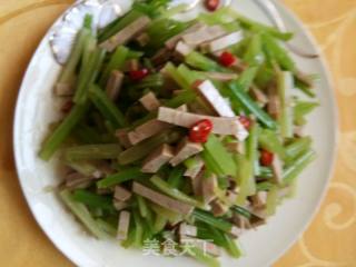豆干拌香芹的做法步骤：7