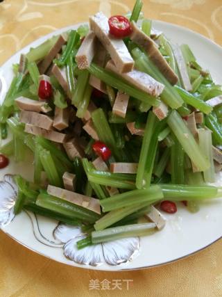 豆干拌香芹的做法步骤：8