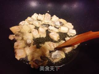 糖醋鱼块的做法步骤：11