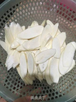 茭白肉片的做法步骤：1