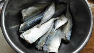 香煎滚子鱼的做法步骤：1