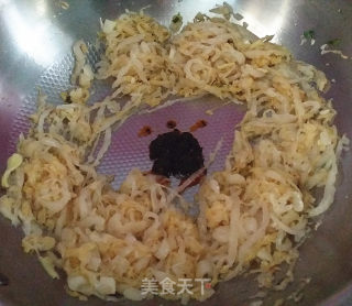 东北酸菜熘肥肠的做法步骤：9