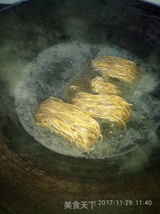 薯粉签炒豆芽的做法步骤：7