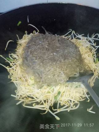 薯粉签炒豆芽的做法步骤：17