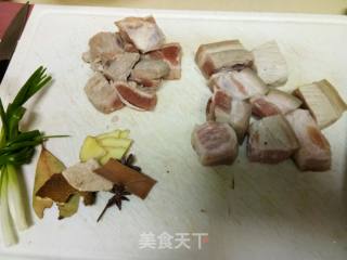 栗子红烧肉的做法步骤：2