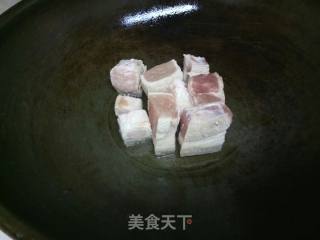 栗子红烧肉的做法步骤：3