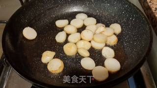 鱼饼烧丝瓜的做法步骤：2