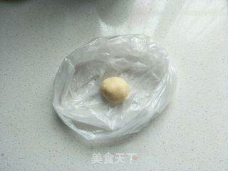 达摩法师挤挤小面包的做法步骤：2