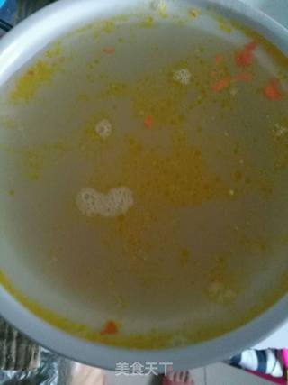 骨头汤红萝卜瘦肉粥的做法步骤：11