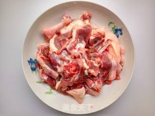 尖椒炒鸭肉的做法步骤：1