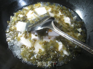 雪菜龙利鱼豆腐羹的做法步骤：5