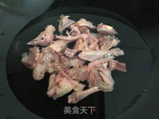 姫松茸鸽子汤的做法步骤：2