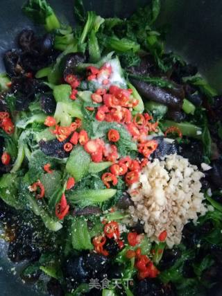 油菜拌木耳的做法步骤：6