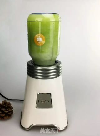 青提柠檬气泡水的做法步骤：2