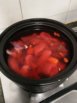 红菇乌鸡汤的做法步骤：1