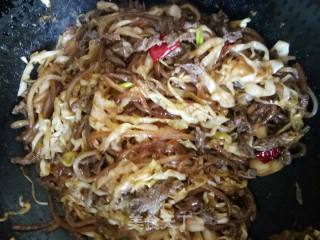 牛肉炒酸菜的做法步骤：6
