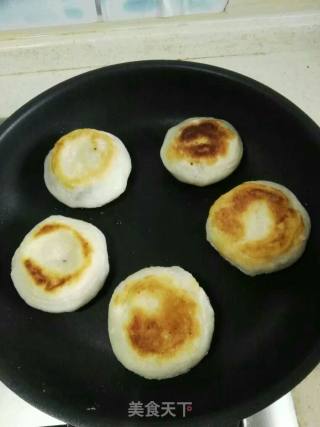 芝麻花生糯米饼的做法步骤：9