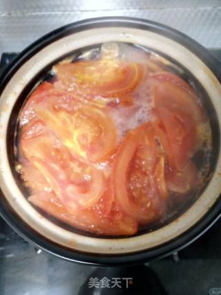 草菇煲西红柿牛肉卷的做法步骤：3