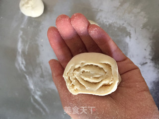 【红糖饼】又酥又软的吮指红糖饼的做法步骤：11