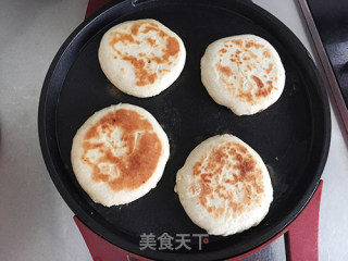 【红糖饼】又酥又软的吮指红糖饼的做法步骤：22