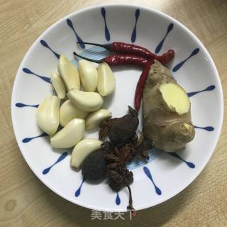 凤爪的做法步骤：1