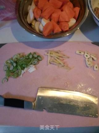 鸡肉料理 芋头炖鸡腿的做法步骤：5