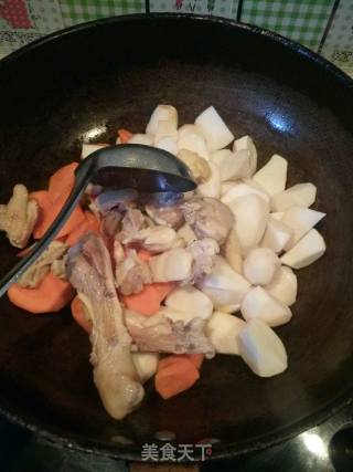 鸡肉料理 芋头炖鸡腿的做法步骤：8