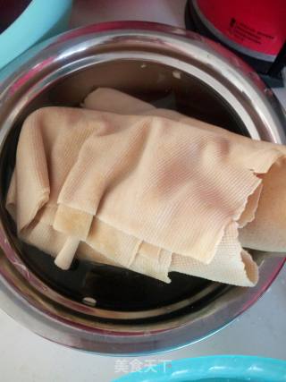 鸡肉料理 孜然鸡叉骨的做法步骤：1