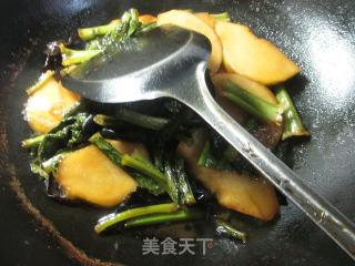 黑木耳烧大头菜的做法步骤：9