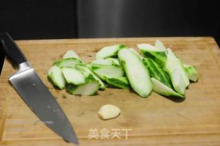 油面筋炒丝瓜的做法步骤：8