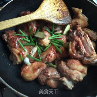 腐乳焖猪脚的做法步骤：6