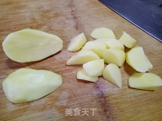 家常土豆面的做法步骤：2