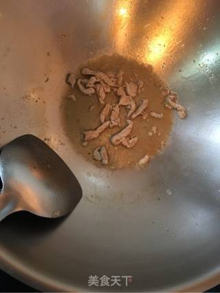酱烧肉丝粉皮的做法步骤：1