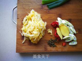 酸菜鲈鱼火锅的做法步骤：5