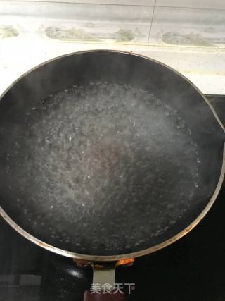 帅鱼的拌饭沙拉的做法步骤：1