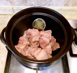 红酒炖牛肉的做法步骤：3