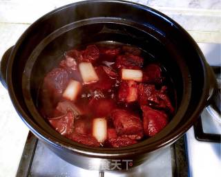 红酒炖牛肉的做法步骤：5