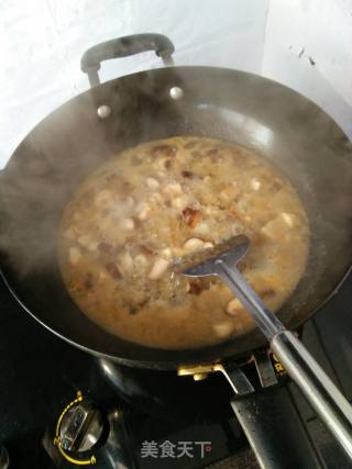 小鸡腿炖土豆香菇的做法步骤：3