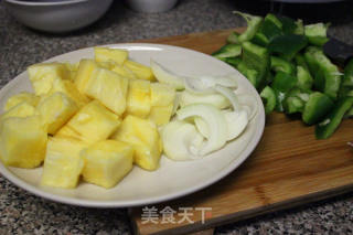 青椒凤梨烧排骨的做法步骤：4