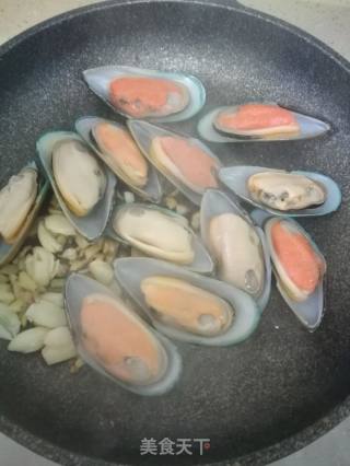 炒青口的做法步骤：2