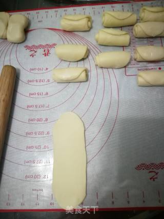 蛋黄酥的做法步骤：12