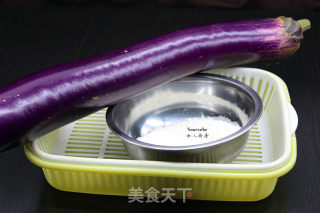 酥炸茄角的做法步骤：1