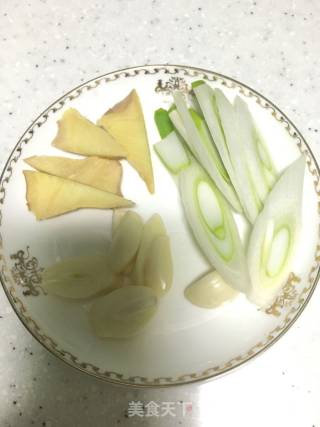 糖醋小平鱼的做法步骤：2