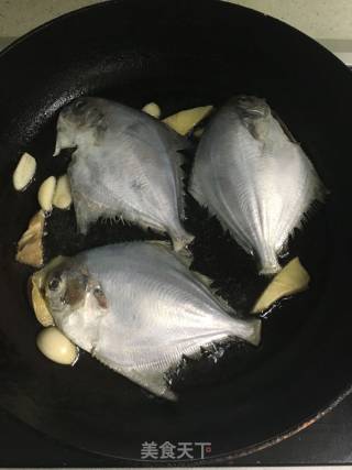 糖醋小平鱼的做法步骤：3