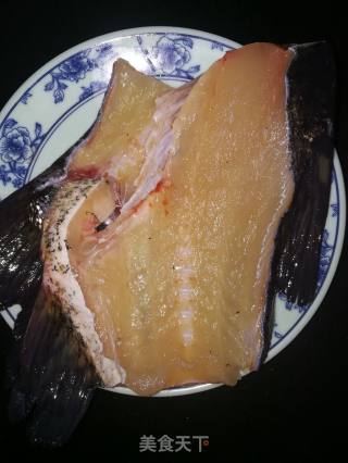 香辣鱼骨的做法步骤：1