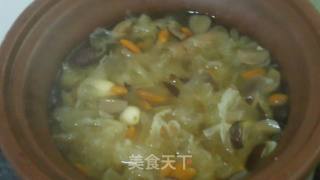 银耳百合莲子红枣枸杞汤的做法步骤：4