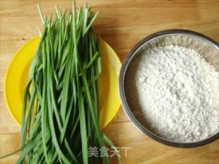 #快手懒人餐#韭菜饼的做法步骤：1