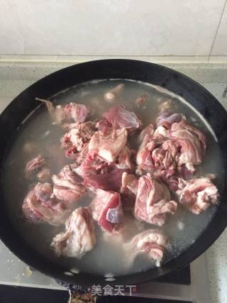 红烧羊排的做法步骤：1